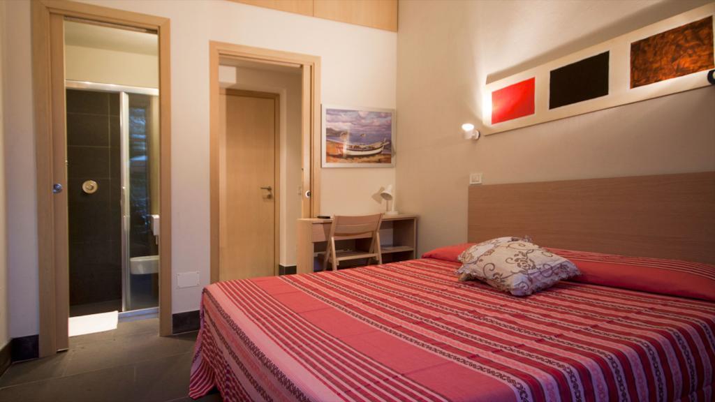 La Sella Del Diavolo Guest House กาญารี ภายนอก รูปภาพ